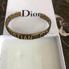 Manschettenarmband aus Messing mit Dior-Logomuster, Preis