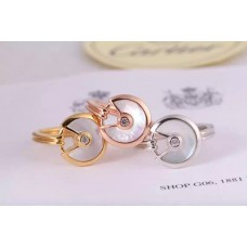 Amulette de Cartier Ring aus weißem Perlmutt mit Diamant in Gelbgold, Weißgold und Roségold Amulette de Cartier Ring aus weißem Perlmutt mit Diamant in Gelbgold, Weißgold und Roségold