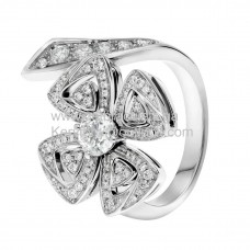 Bvlgari Fiorever Weißgoldring mit 1 großen Diamanten und Pavé-Diamanten Bvlgari Fiorever Weißgoldring mit 1 großen Diamanten und Pavé-Diamanten