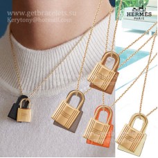 Hermes OKelly-Anhänger aus Swift-Kalbsleder mit Gelbgoldbeschichtung Hermes OKelly-Anhänger aus Swift-Kalbsleder mit Gelbgoldbeschichtung