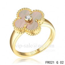 Van Cleef Alhambra Ring aus Gelbgold mit grauem Perlmutt Van Cleef Alhambra Ring aus Gelbgold mit grauem Perlmutt