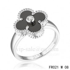 Van Cleef Alhambra Ring aus Weißgold mit Onyx Van Cleef Alhambra Ring aus Weißgold mit Onyx