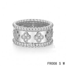 Van Cleef Arpels Kleeblatt-Ring in Weiß mit runden Diamanten