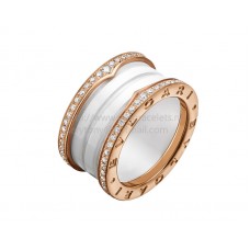 Bvlgari B.zero1 4-Band-Ring aus Roségold und weißer Keramik mit Pavé-Diamanten an den Rändern Bvlgari B.zero1 4-Band-Ring aus Roségold und weißer Keramik mit Pavé-Diamanten an den Rändern