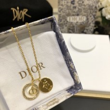Halskette mit Christian Dior-Anfangs-CD-Logo, Diamanten, Kreis, weißem MOP-Stern und doppelten Anhängern aus Gelbgold
