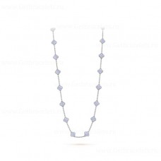 Van Cleef Arpels Magic Alhambra Lange Halskette mit 20 Motivanhängern aus Weißgold und Chalcedon