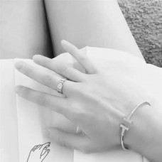 Tiffany Atlas-Band mit drei Kristallen einzeln zum Dubai-Preis