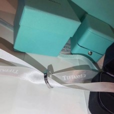 Tiffany Co Schmalband mit besetzten Kristallen Street