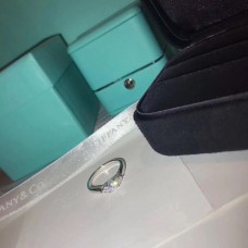 Tiffany Harmony Schmaler Diamant-Fassungsring zur Hochzeit