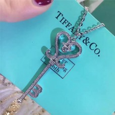 Tiffany Keys herzförmige Schlüssel-Anhänger-Halskette mit Kristallen, süßer Schmuck im Angebot