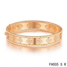 Van Cleef Arpels Perlee Kleeblatt-Armband aus Roségold mit Diamant – kleines Modell Van Cleef Arpels Perlee Kleeblatt-Armband aus Roségold mit Diamant – kleines Modell