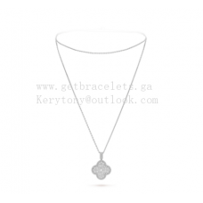 Van Cleef Arpels Magic Alhambra Lange Halskette aus Weißgold mit Pavé-Diamanten