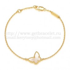 Van Cleef Arpels Sweet Alhambra Schmetterlingsarmband aus Gelbgold mit weißem Perlmutt Van Cleef Arpels Sweet Alhambra Schmetterlingsarmband aus Gelbgold mit weißem Perlmutt