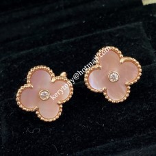 Van Cleef Arpels Alhambra Ohrring aus Roségold mit rosa Perlmutt und Diamanten Van Cleef Arpels Alhambra Ohrring aus Roségold mit rosa Perlmutt und Diamanten