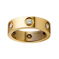Cartier Love Ring aus Gelbgold, besetzt mit 6 Diamanten Cartier Love Ring aus Gelbgold, besetzt mit 6 Diamanten