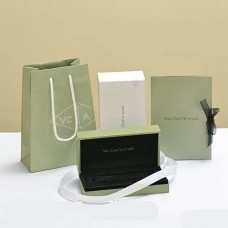  Van Cleef Arpels Armbänder Box